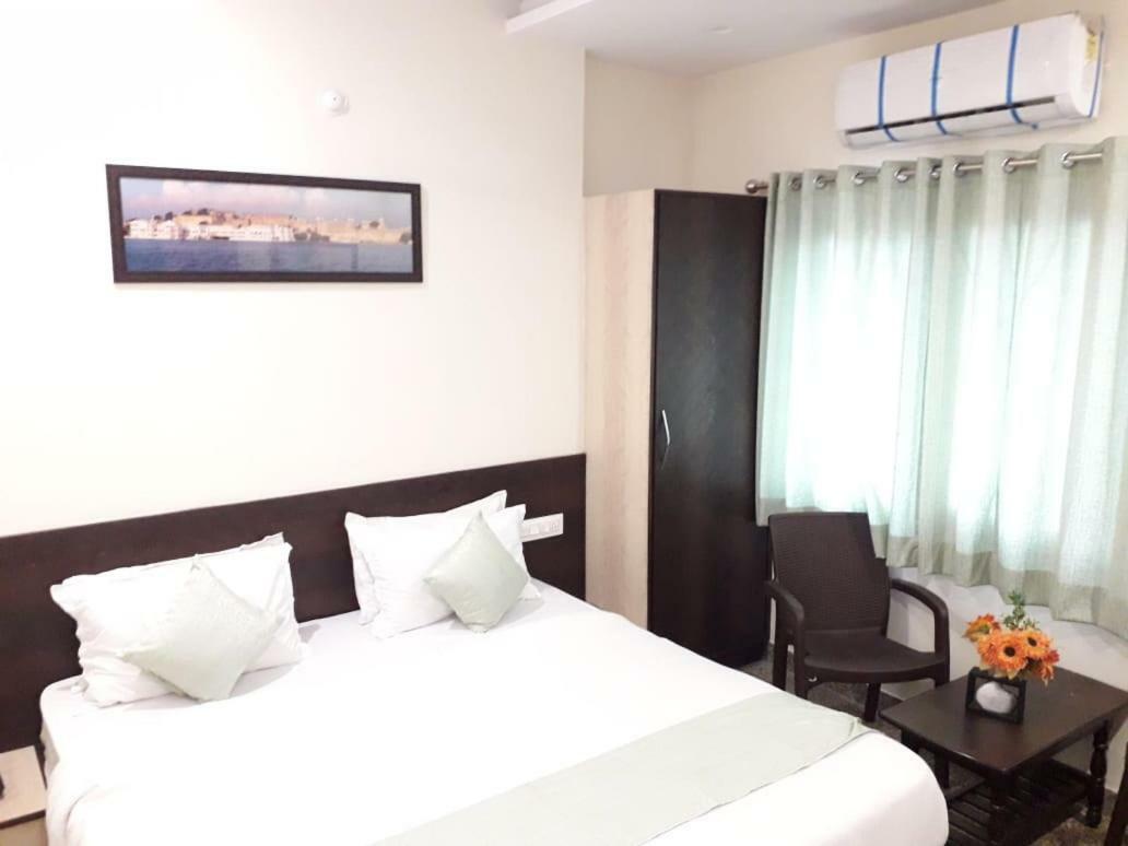 Vardan Villa Udaipur Buitenkant foto