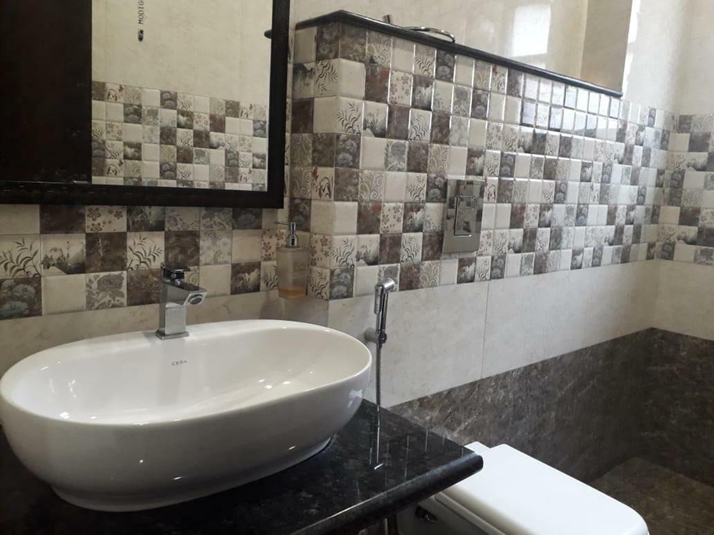 Vardan Villa Udaipur Buitenkant foto