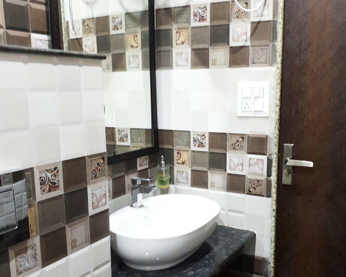 Vardan Villa Udaipur Buitenkant foto