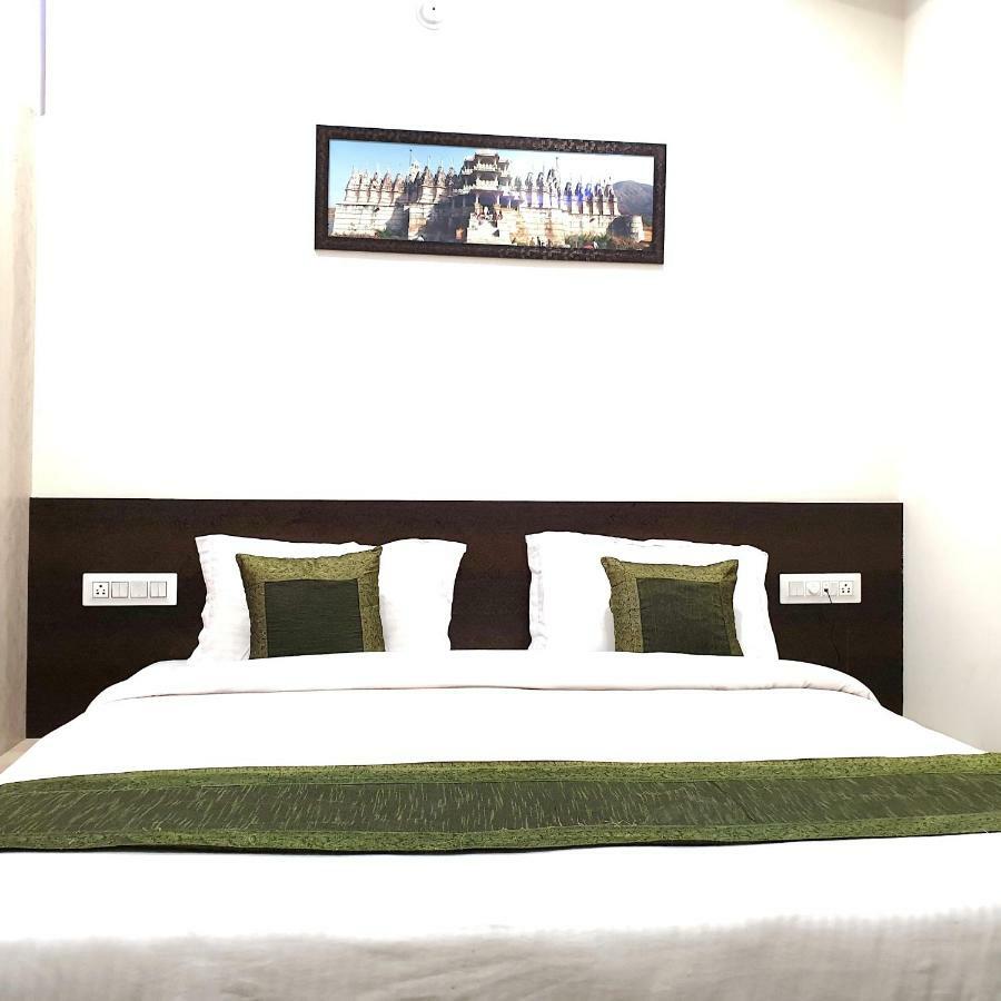 Vardan Villa Udaipur Buitenkant foto