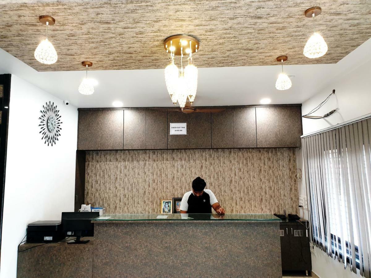 Vardan Villa Udaipur Buitenkant foto