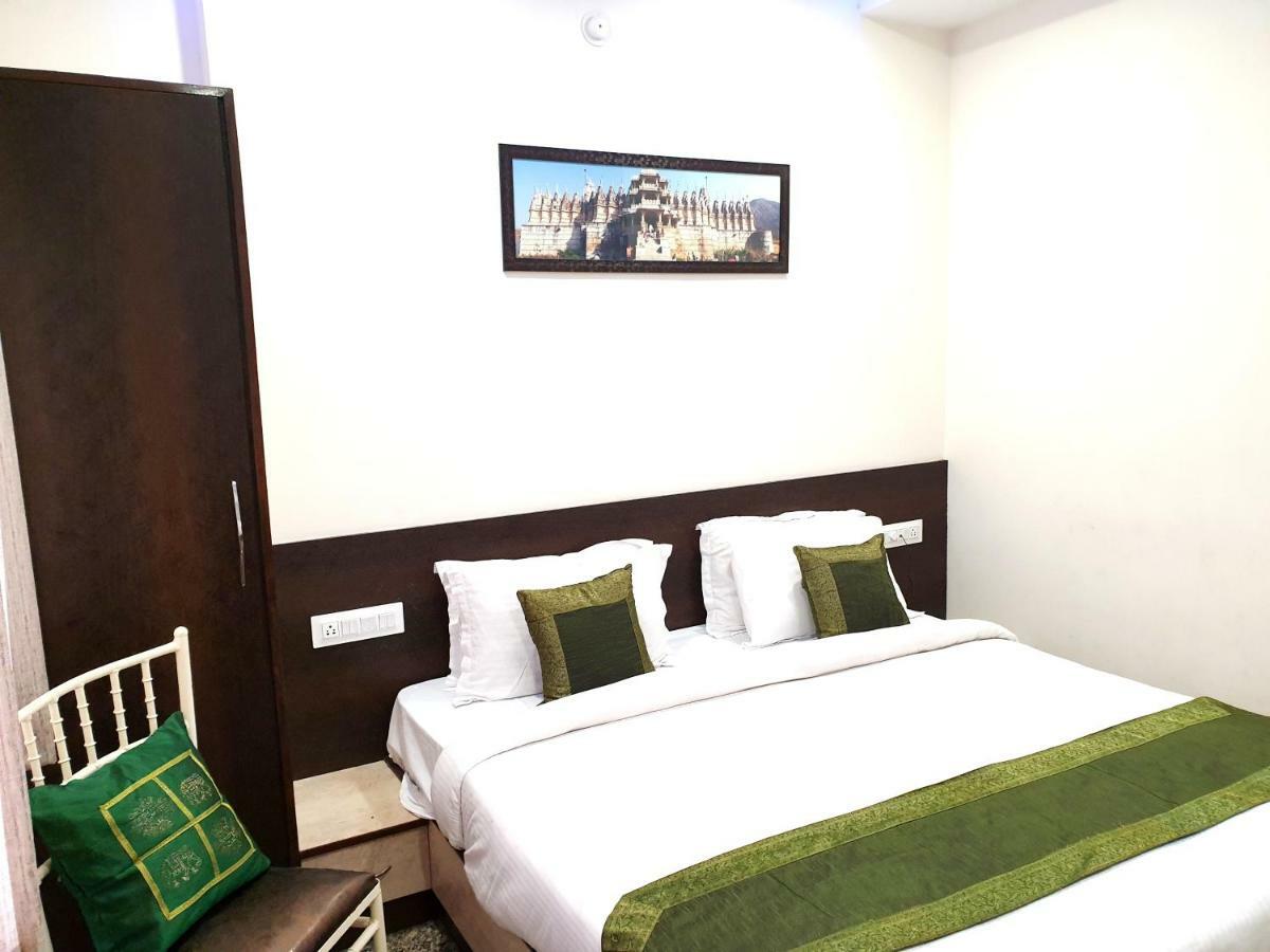 Vardan Villa Udaipur Buitenkant foto